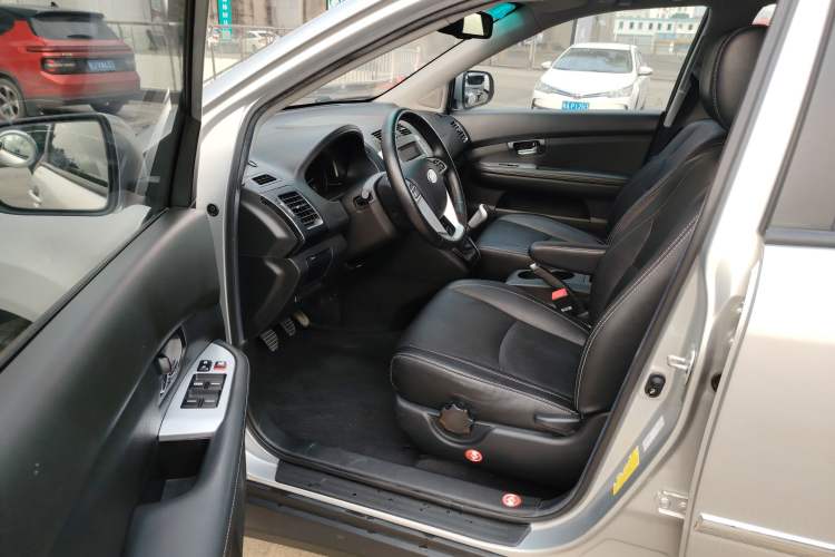 Used BYD S6 2014 2.0L Manual Luxury 5-Seater Driver Seat