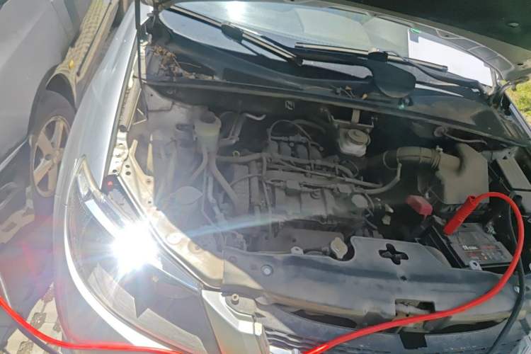 Used BYD S6 2014 2.0L Manual Luxury 5-Seater Engine Bay Right