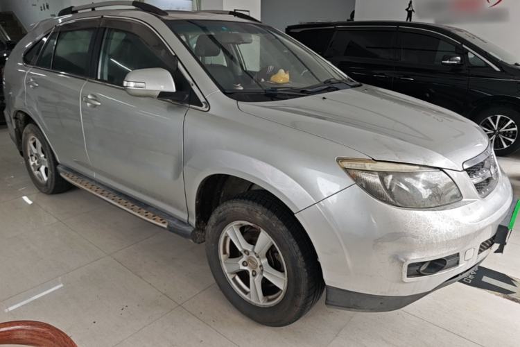 Used BYD S6 2014 2.0L Manual Elite Version 5 Seats Front Right 45 Deg