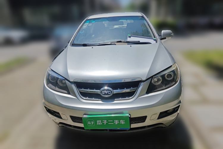 Used BYD S6 2014 2.0L Manual Luxury 5-Seater Front