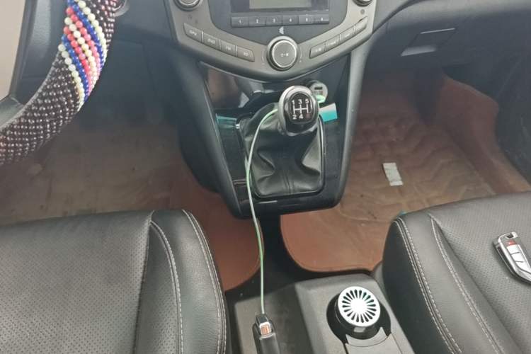 Used BYD S6 2014 2.0L Manual Elite Version 5 Seats Gear Lever