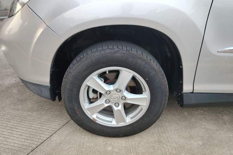 Used BYD S6 2014 2.0L Manual Luxury 5-Seater Left Front Wheel Hub