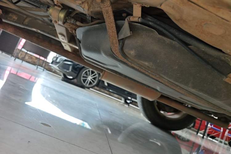 Used BYD S6 2014 2.0L Manual Elite Version 5 Seats Left Side Sill