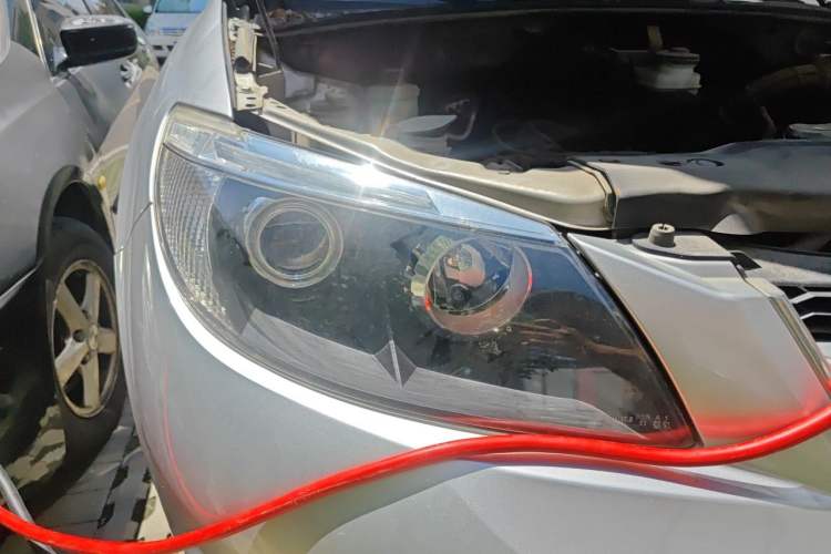 Used BYD S6 2014 2.0L Manual Luxury 5-Seater Right Front Headlight