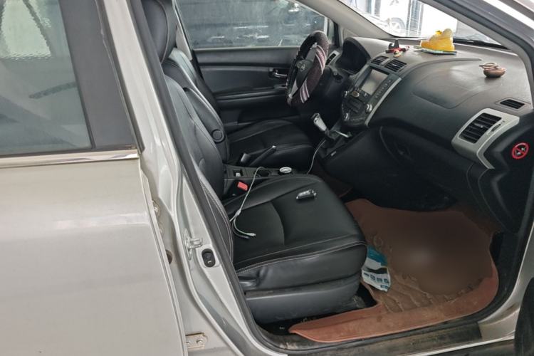 Used BYD S6 2014 2.0L Manual Elite Version 5 Seats Right Front Seat