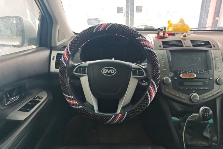 Used BYD S6 2014 2.0L Manual Elite Version 5 Seats Steering Wheel