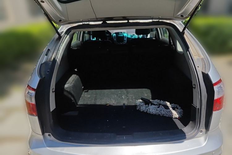 Used BYD S6 2014 2.0L Manual Luxury 5-Seater Trunk