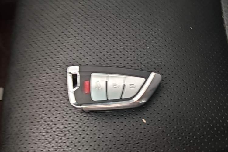 Used BYD S6 2014 2.0L Manual Elite Version 5 Seats Vehicle Key
