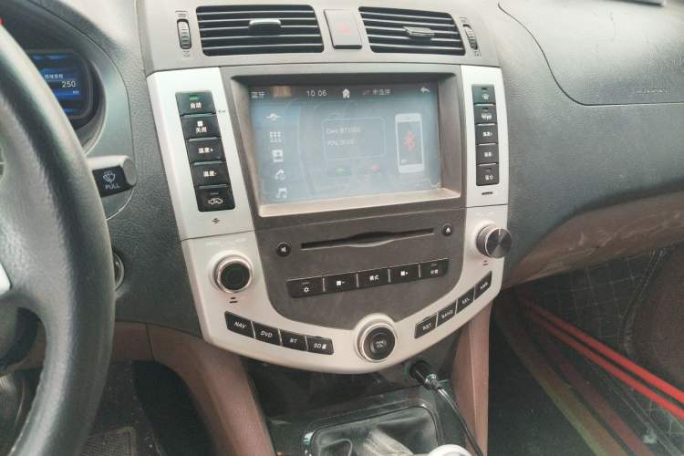 Used BYD S6 2014 2.0L Manual Luxury 5-Seater Audio And AC Panel