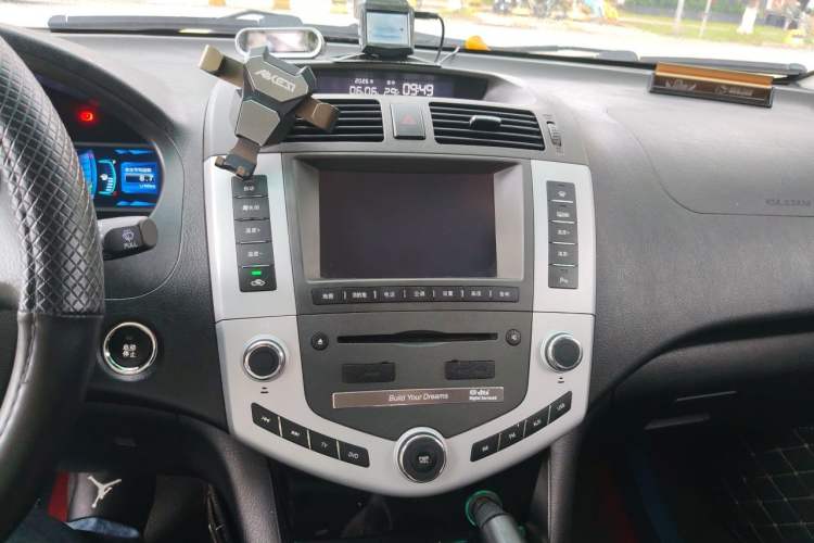 Used BYD S6 2014 1.5TI Manual Luxury 5-Seater Audio And AC Panel