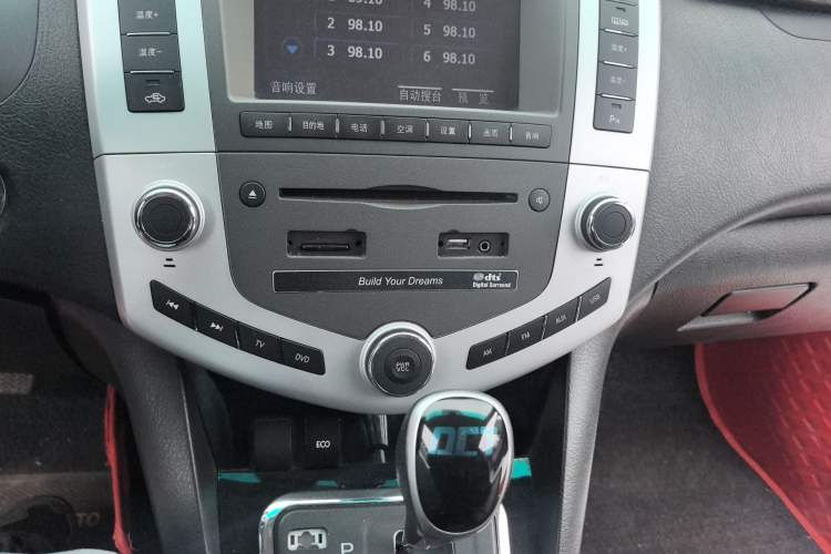 Used BYD S6 2014 2.4L Automatic Prestige 5-Seater Audio And AC Panel