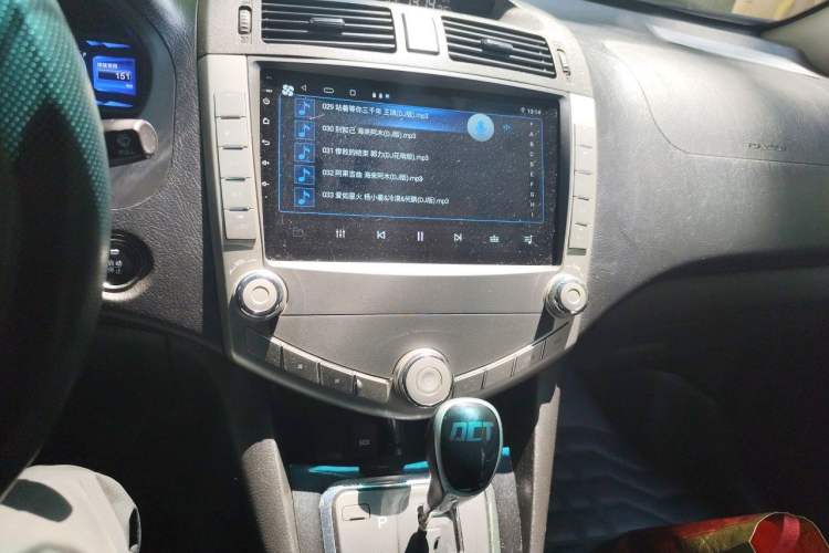 Used BYD S6 2014 2.4L Automatic Prestige 5-Seater Audio And AC Panel