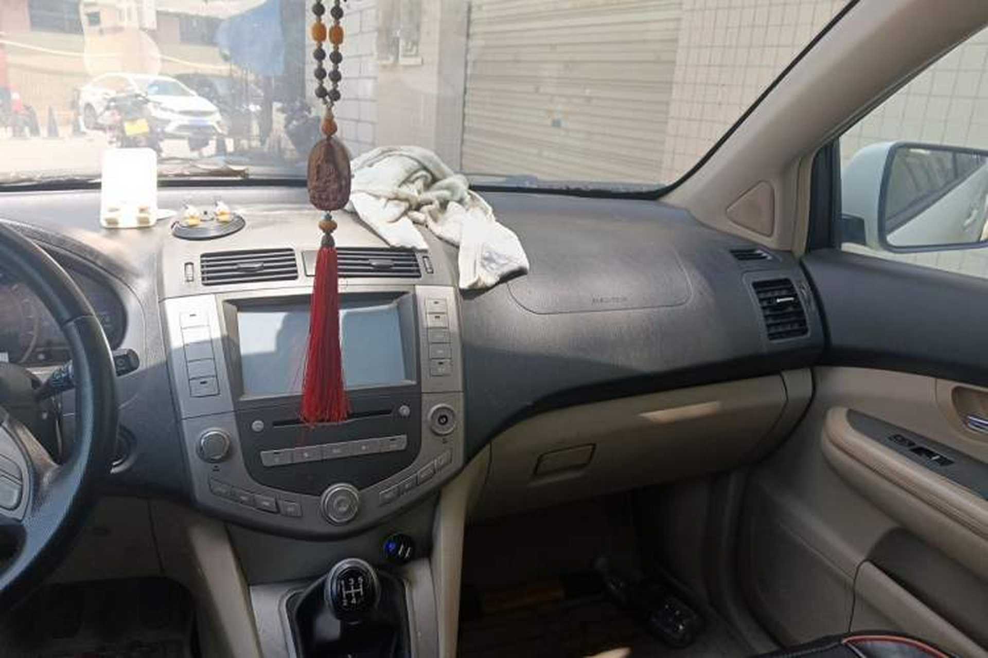 Used BYD S6 2014 2.0L Manual Luxury 5-Seater Audio And AC Panel