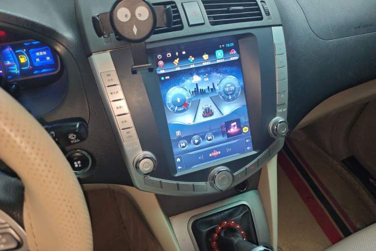 Used BYD S6 2014 2.0L Manual Luxury 5-Seater Audio And AC Panel