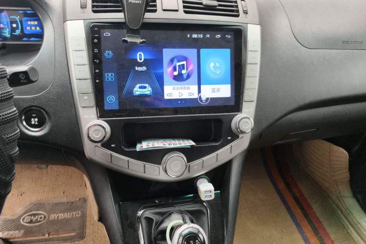 Used BYD S6 2014 2.0L Manual Luxury 5-Seater Audio And AC Panel