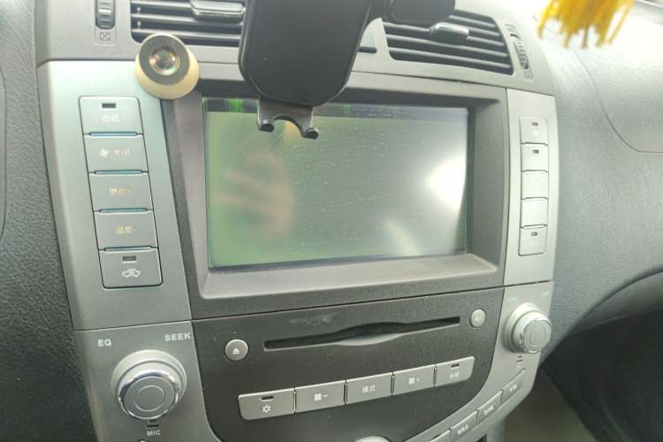 Used BYD S6 2014 2.0L Manual Luxury 5-Seater Audio And AC Panel