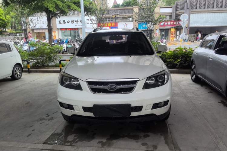 Used BYD S6 2014 2.0L Manual Luxury 5-Seater Chassis Front