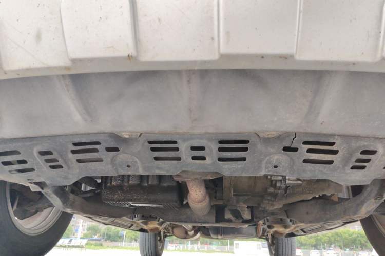 Used BYD S6 2014 1.5TI Manual Luxury 5-Seater Chassis Front