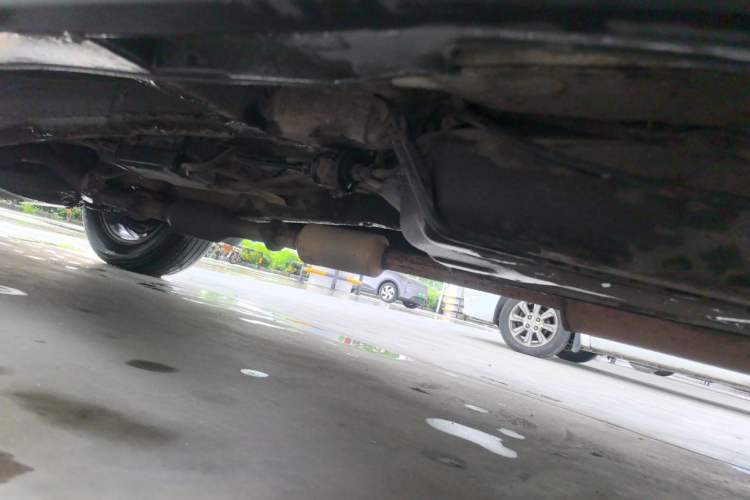 Used BYD S6 2014 2.0L Manual Luxury 5-Seater Chassis Front Left