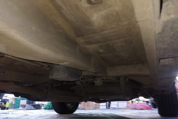 Used BYD S6 2014 2.4L Automatic Prestige 5-Seater Chassis Front Left