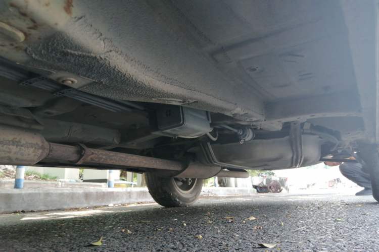Used BYD S6 2014 2.0L Manual Luxury 5-Seater Chassis Front Left