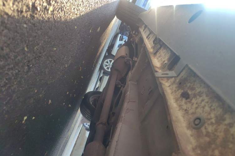 Used BYD S6 2014 2.0L Manual Luxury 5-Seater Chassis Front Right