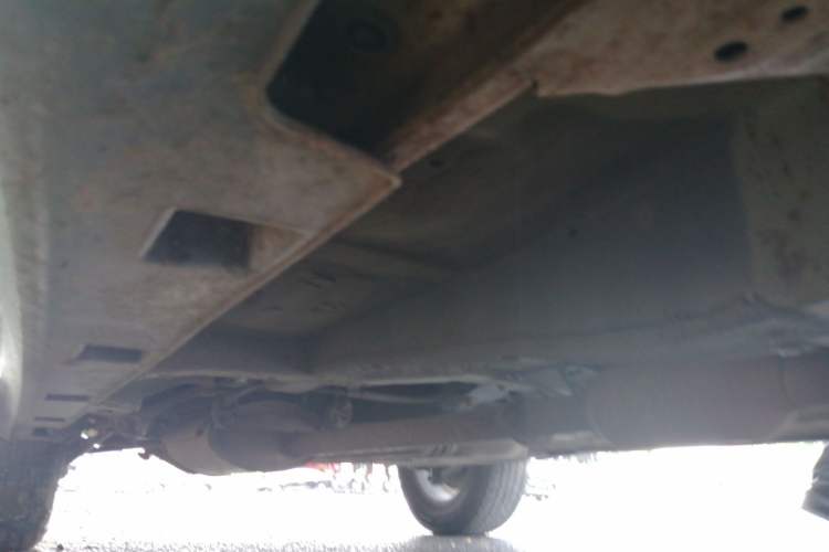 Used BYD S6 2014 2.0L Manual Luxury 5-Seater Chassis Front Right