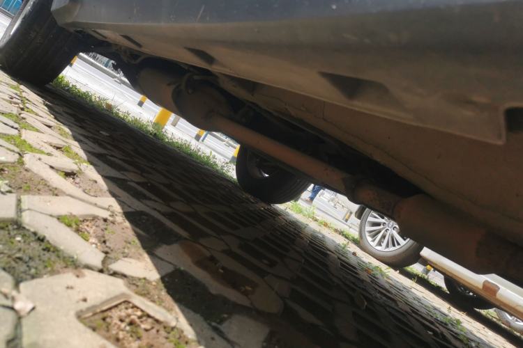 Used BYD S6 2014 2.0L Manual Luxury 5-Seater Chassis Front Right