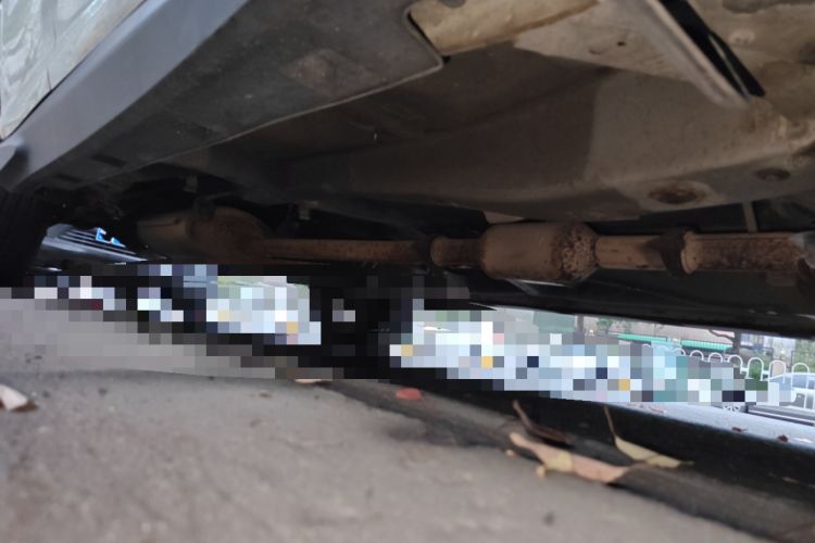 Used BYD S6 2014 2.0L Manual Luxury 5-Seater Chassis Front Right