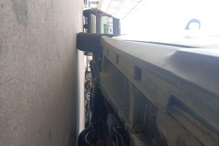 Used BYD S6 2014 2.0L Manual Luxury 5-Seater Chassis Rear Left