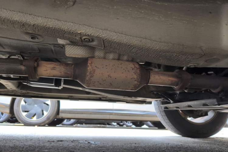 Used BYD S6 2014 2.0L Manual Luxury 5-Seater Chassis Rear Right
