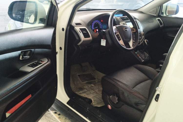 Used BYD S6 2014 2.4L Automatic Prestige 5-Seater Driver Seat