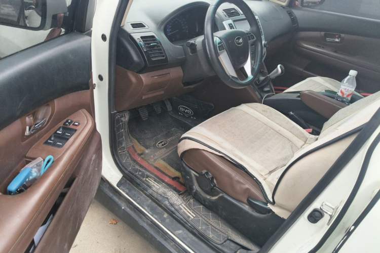 Used BYD S6 2014 2.0L Manual Luxury 5-Seater Driver Seat