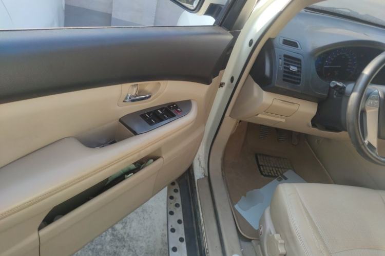 Used BYD S6 2014 2.0L Manual Luxury 5-Seater Driver Seat