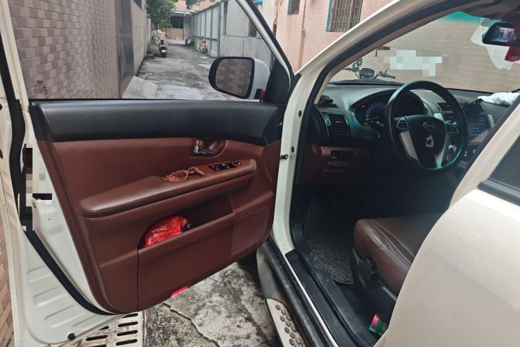 Used BYD S6 2014 2.0L Manual Luxury 5-Seater Driver Seat