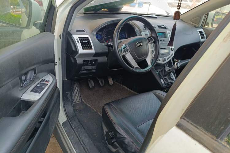 Used BYD S6 2014 2.0L Manual Luxury 5-Seater Driver Seat