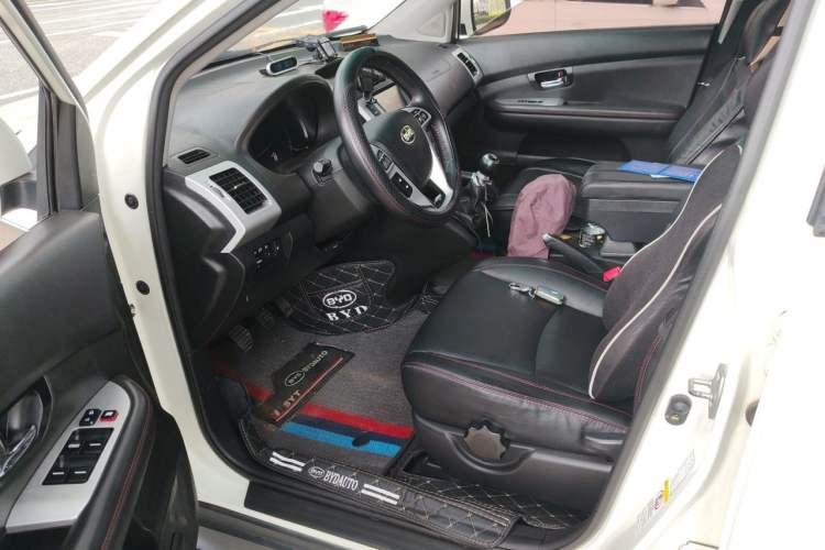 Used BYD S6 2014 1.5TI Manual Luxury 5-Seater Driver Seat