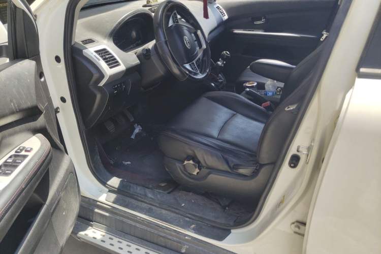 Used BYD S6 2014 1.5TI Manual Luxury 5-Seater Driver Seat