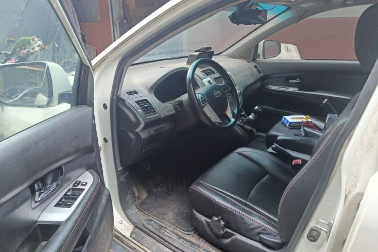 Used BYD S6 2014 1.5TI Manual Luxury 5-Seater Driver Seat