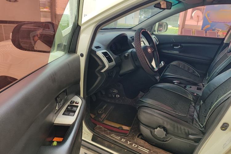 Used BYD S6 2014 2.0L Manual Luxury 5-Seater Driver Seat