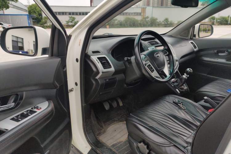 Used BYD S6 2014 1.5TI Manual Luxury 5-Seater Driver Seat