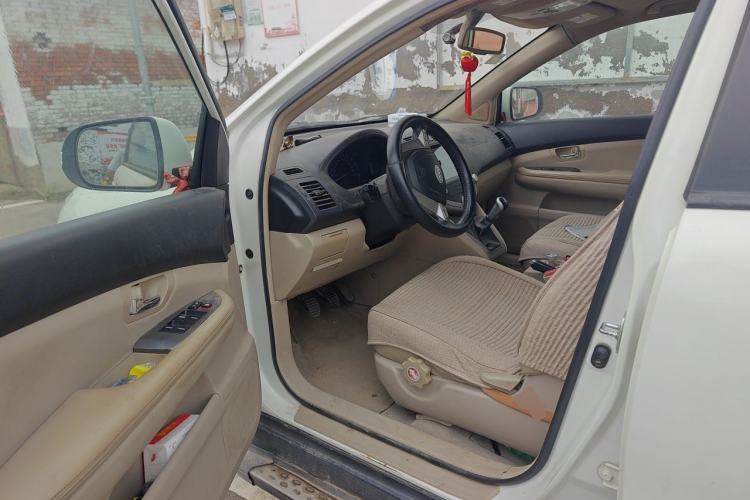 Used BYD S6 2014 2.0L Manual Luxury 5-Seater Driver Seat