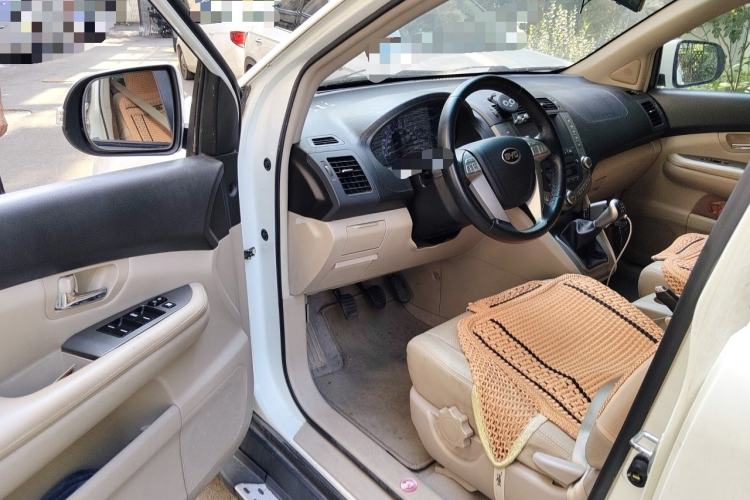 Used BYD S6 2014 2.0L Manual Luxury 5-Seater Driver Seat