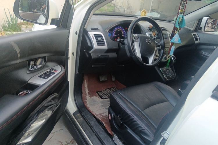 Used BYD S6 2014 2.4L Automatic Luxury Version 5 Seats Driver Seat
