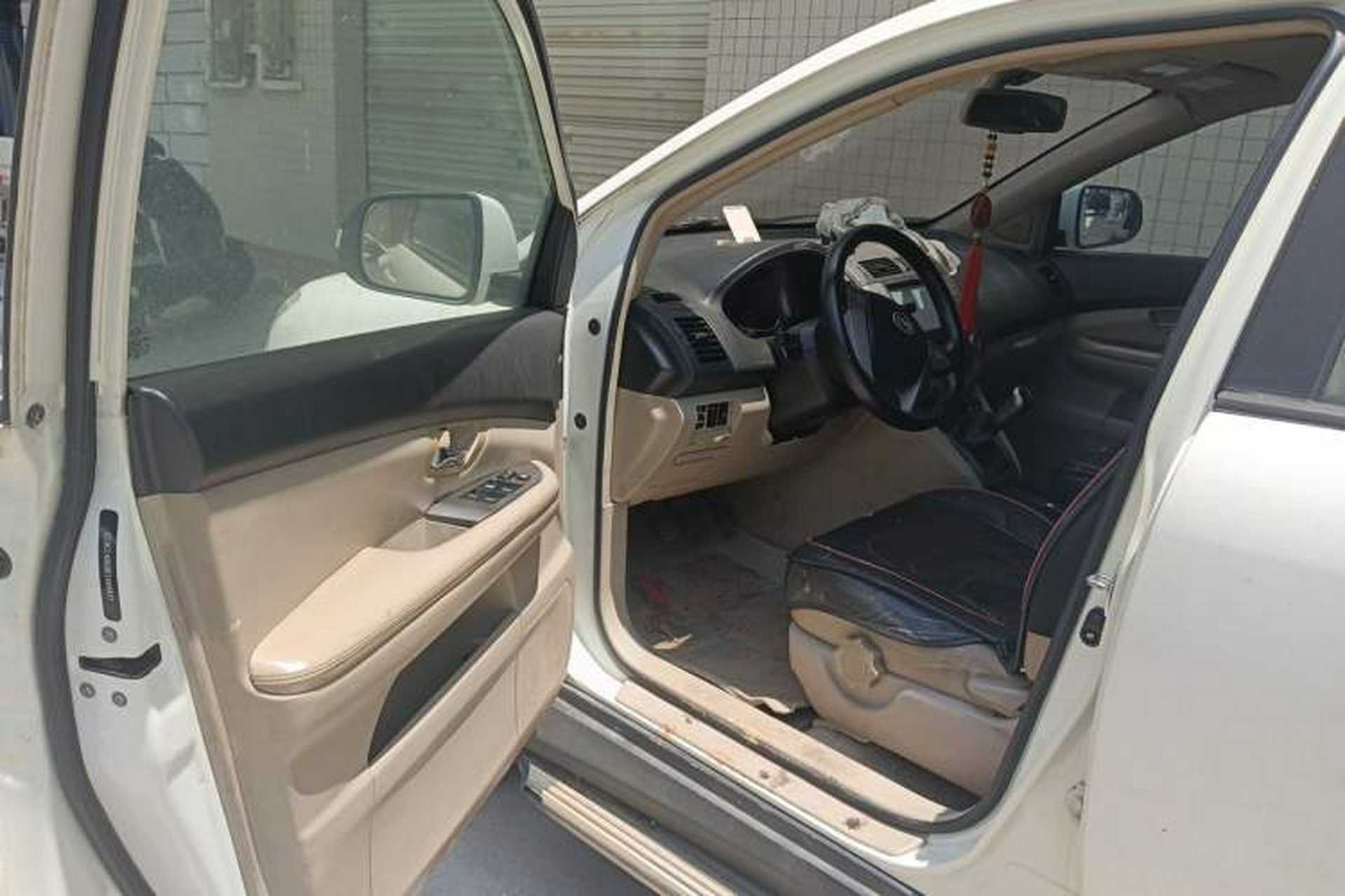 Used BYD S6 2014 2.0L Manual Luxury 5-Seater Driver Seat