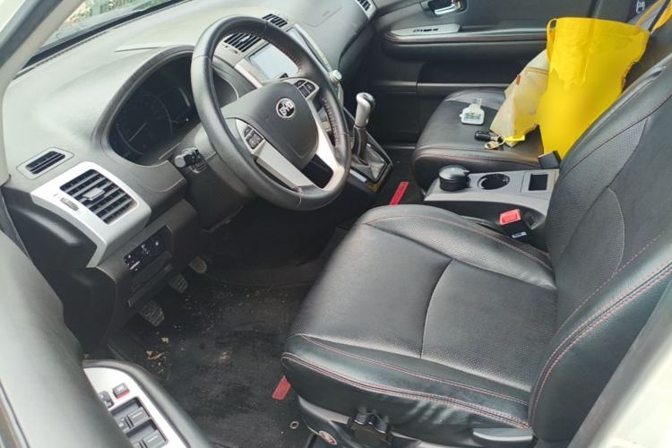 Used BYD S6 2014 2.0L Manual Luxury 5-Seater Driver Seat