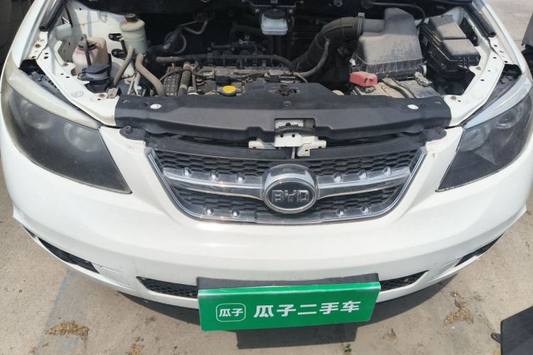 Used BYD S6 2014 2.0L Manual Luxury 5-Seater Engine Bay