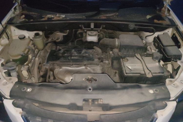 Used BYD S6 2014 2.4L Automatic Luxury Version 5 Seats Engine Bay