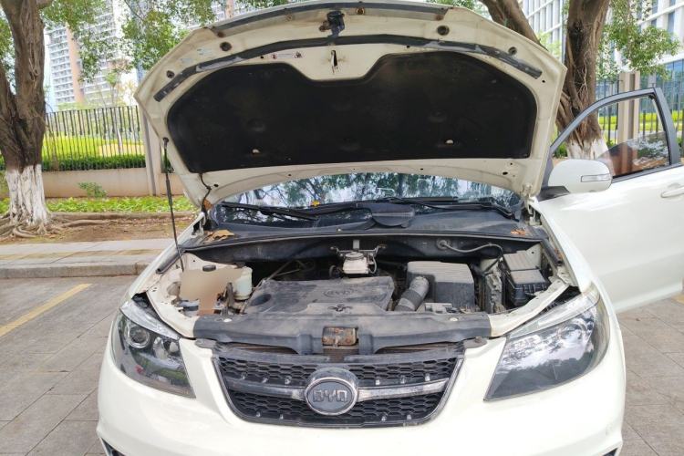 Used BYD S6 2014 1.5TI Manual Luxury 5-Seater Engine Bay