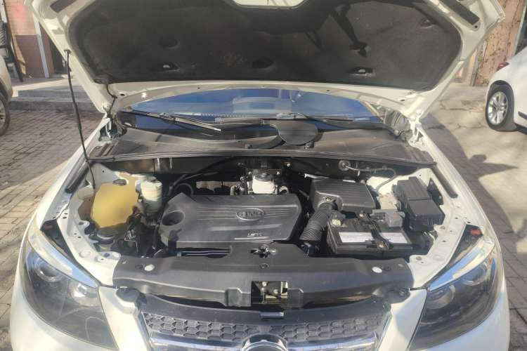 Used BYD S6 2014 1.5TI Manual Luxury 5-Seater Engine Bay